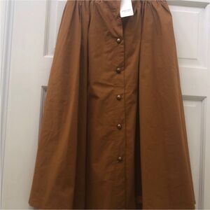 Chic Button-Front Midi Skirt in Tan